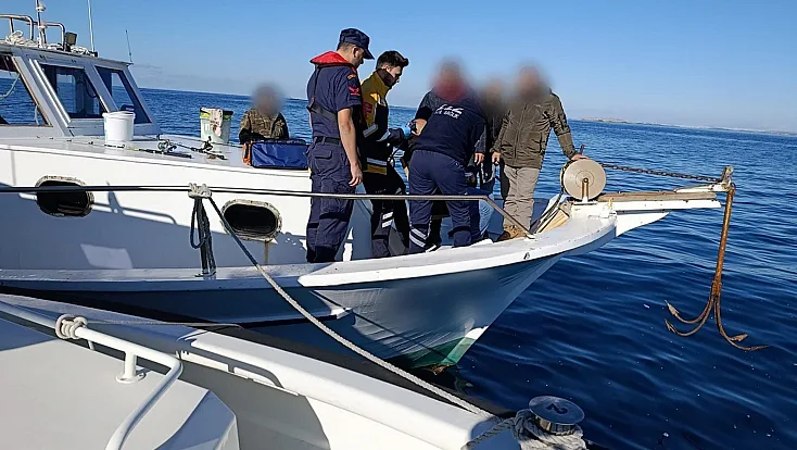 Milas'ta özel teknede rahatsızlanan vatandaşa tıbbi tahliye