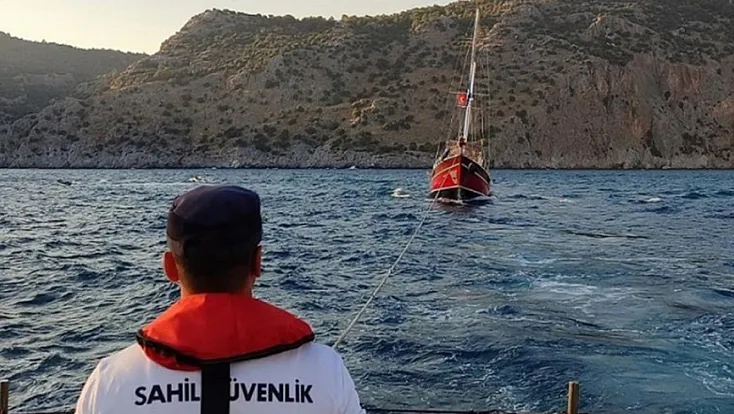 Ortaca Açıklarında Motoru Arızalanan Yat Kurtarıldı