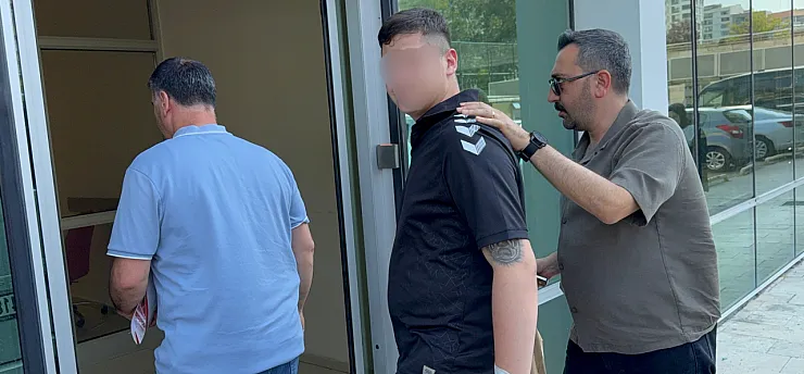 17 yaşındaki çocuk 2 kişiyi bıçakladı