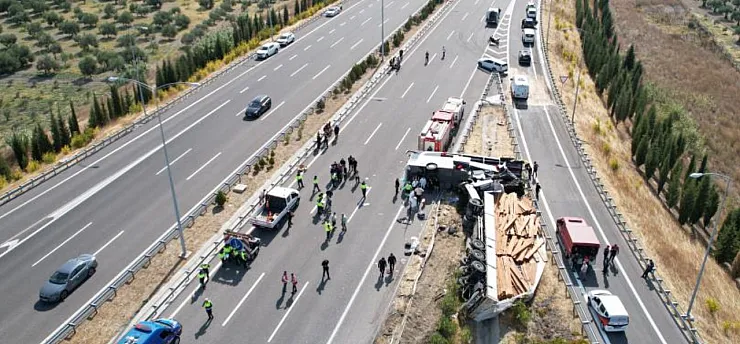 Akhisar'da 11 kişinin öldüğü kazada 2 sürücü tutuklandı