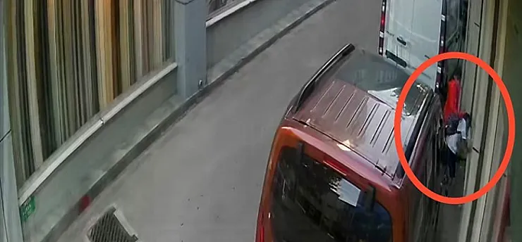 Akran zorbalığı kameraya böyle yansıdı