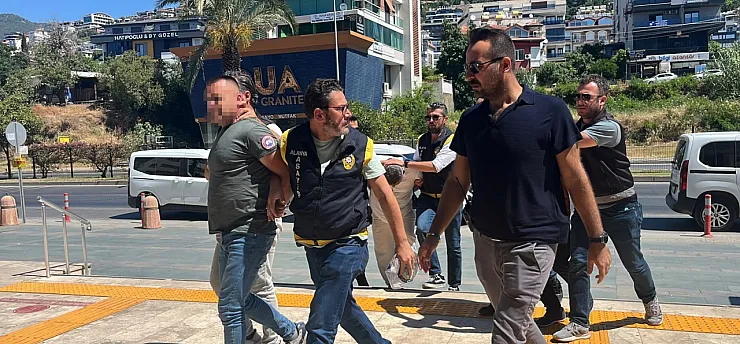 Alanya'da tartışma cinayetle bitti: 1 ölü, 3 şüpheli adliyeye sevk edildi