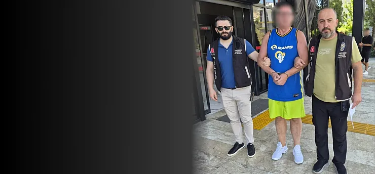 Alanya'da Türk bayrağına tüküren İngiliz turist tutuklandı