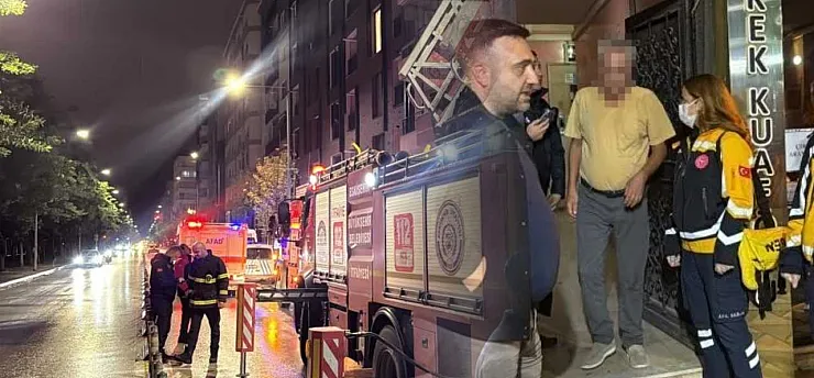 Alkollü şekilde ocağa makarna koyup uyuyakaldı, kendisini yangından kurtaran ekiplere 'Borcum ne kadar?' diye sordu