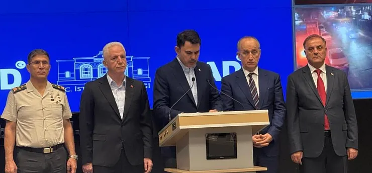 Bakan Kurum: 'İstanbul'da güvenlik birimlerimiz 3 bin 57 vatandaşımızı sağ salim kurtardılar ve güvenli alanlara taşıdılar'