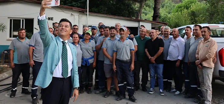 Başkan Ünlü Temizlik İşleri Müdürlüğü personeli ile bir araya geldi