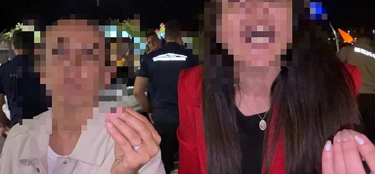 Bebeğini arabada unuttu, hıncını gazetecilerden çıkardı