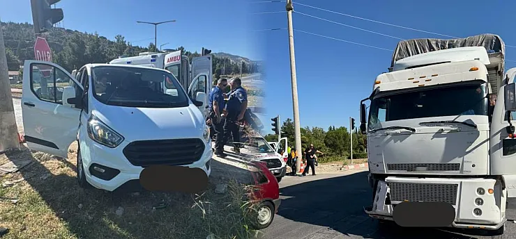 Burdur-Antalya Yolu'nda kaza: 4 kişi hastaneye kaldırıldı