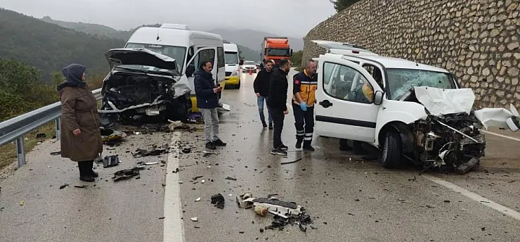 Bursa'da feci kaza: 1 ölü, 10 yaralı