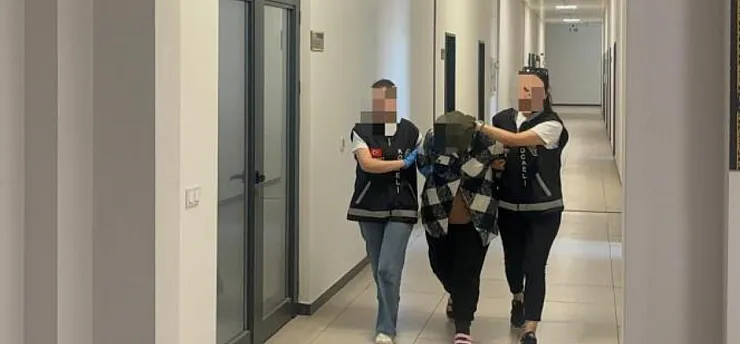Cinayet Davasında Mahkemede Duygusal Anlar: 4 Yaşındaki Kızı Annesini Teselli Etti