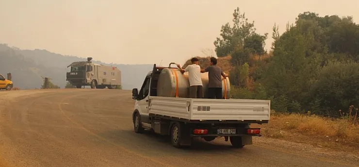 Çine'de alevlere karşı omuz omuza mücadele
