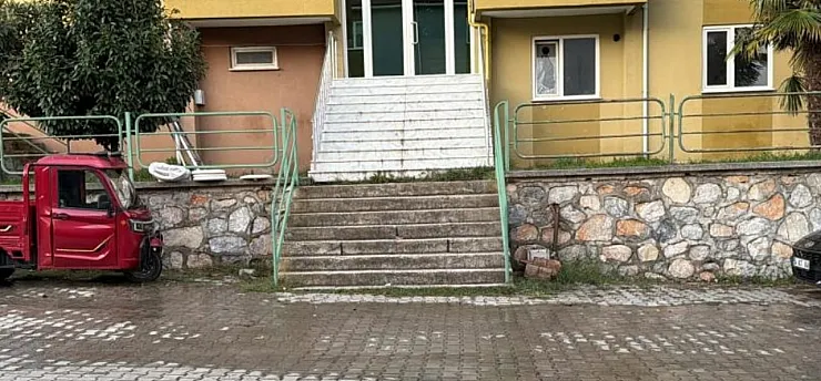 Evinin son eşyalarını almak için geldi, tartıştığı komşusu tarafından öldürüldü