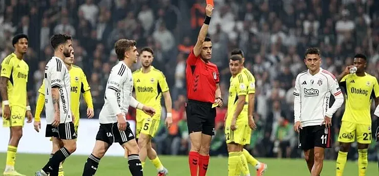 Fenerbahçe-Beşiktaş derbilerinde kart sayıları dikkati çekiyor