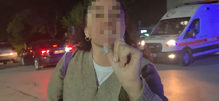 Film setinde fenalaşan yönetmen hastaneye kaldırıldı, yakınları gazetecilere zor anlar yaşattı