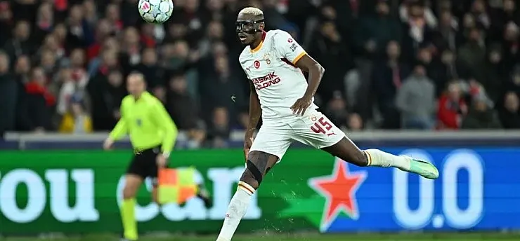 Galatasaray-Fenerbahçe derbisinde gözler golcülerde