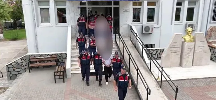 Güven kazanıp milyonluk alışveriş yaptılar, ödemeleri yapmayınca yakalandılar