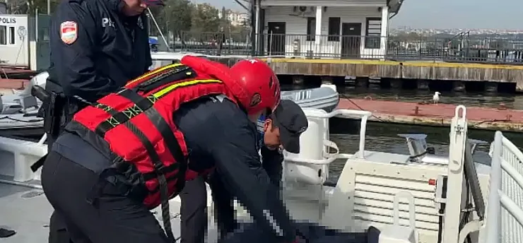 Haliç açıklarında bir kişinin cansız bedeni bulundu