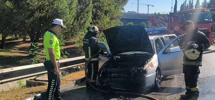 Hastaneden taburcu oldu, otomobili yolda alev aldı