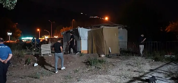 İki grup arasındaki kavga kanlı bitti 1 yaralı