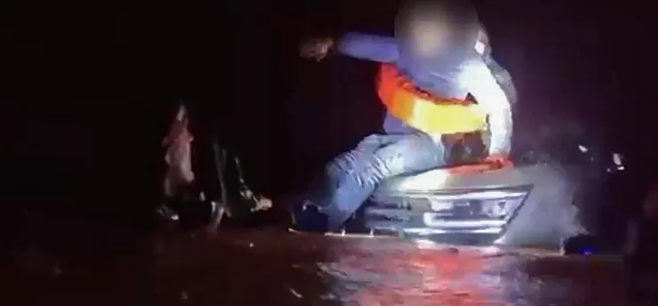 İstanbul'da sağanak yağış felakete dönüştü: Sahil Güvenlik ekipleri 759 vatandaşı botlarla böyle kurtardı