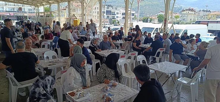Kaan ve Ece Balcı'nın Düğün Yemekleri Fethiye Pazaryeri'nde Verildi