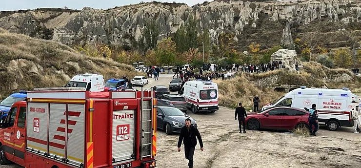 Kapadokya'da peribacası yıkıldı: Ölü ve yaralılar var