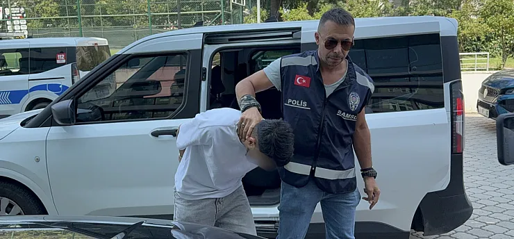 Kız arkadaşının kollarını kızgın kepçeyle yaktı
