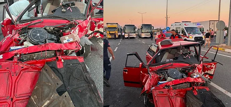 Otomobiller çarpıştı: 2 ölü, 3 ağır yaralı