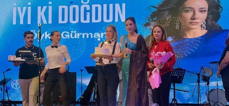 Öykü Gürman'dan Bodrum'da unutulmaz konser, sahnede doğum günü sürprizi