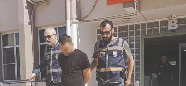 Polis kapıyı kırdı, kadını kurtardı