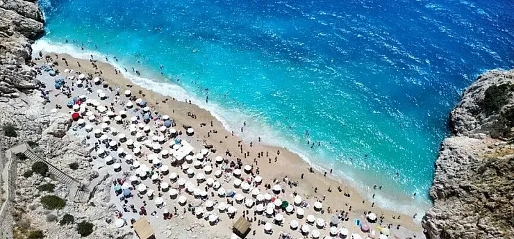 Türkiye'nin 2027'de 70 milyar dolar turizm gelirine ulaşması hedefleniyor