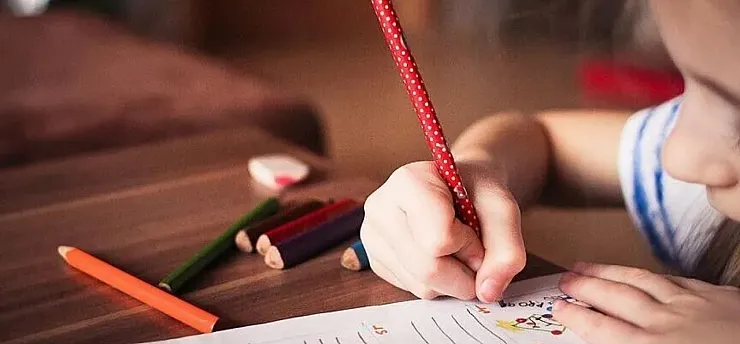 Uyum eğitimi kapsamındaki okul öncesi eğitim, 1. ve 5. sınıf öğrencilerinin velilerine yönelik mesai düzenlemesi