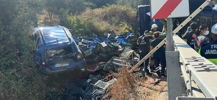 Virajı alamayan kamyon dehşet saçtı: 1 ölü, 1 yaralı