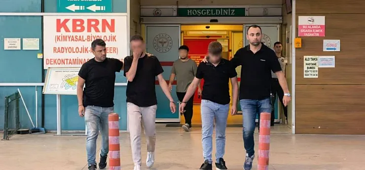 Yaşlı kadını 1.5 milyon lira dolandıran çete yakayı ele verdi