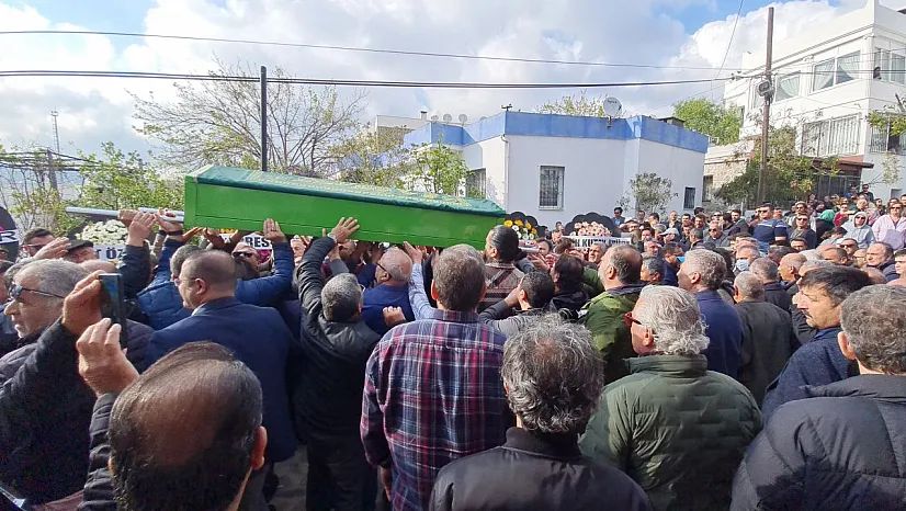 Aile içi kavgada ölen anne ve oğlu toprağa verildi