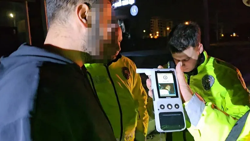 Alkollü sürücü kaza yaptı, yaralanan eşini suçladı: 'Eşimle kavga ettik, direksiyonu kırdı'