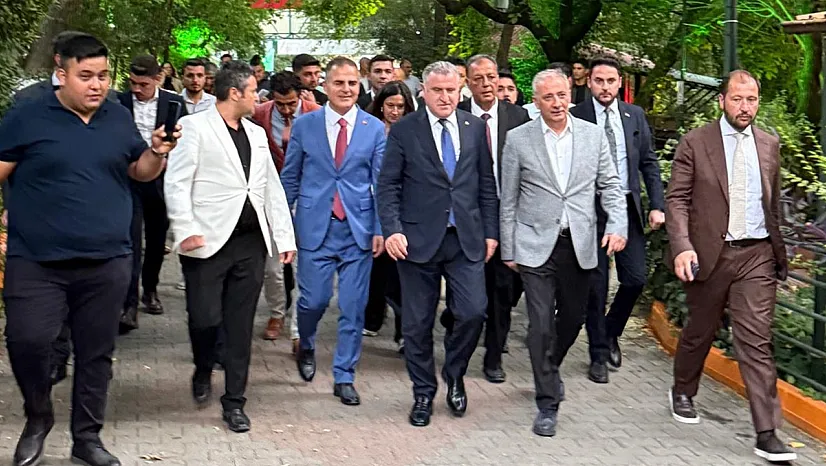 Bakan Bak'tan Köyceğiz Ziyareti: Mahallenin İhtiyaçları Görüşüldü