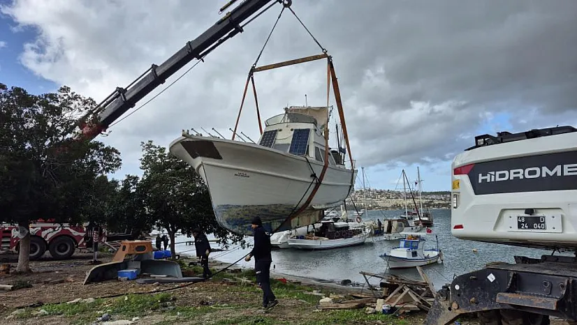 Bodrum'da 100 tekne koydan kaldırıldı