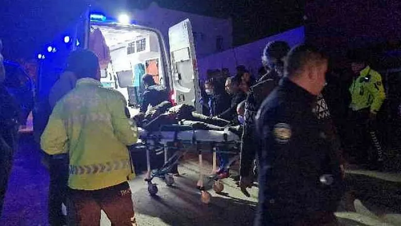 Cadde ortasında 40 kişi birbirine girdi, ortalık savaş alanına döndü