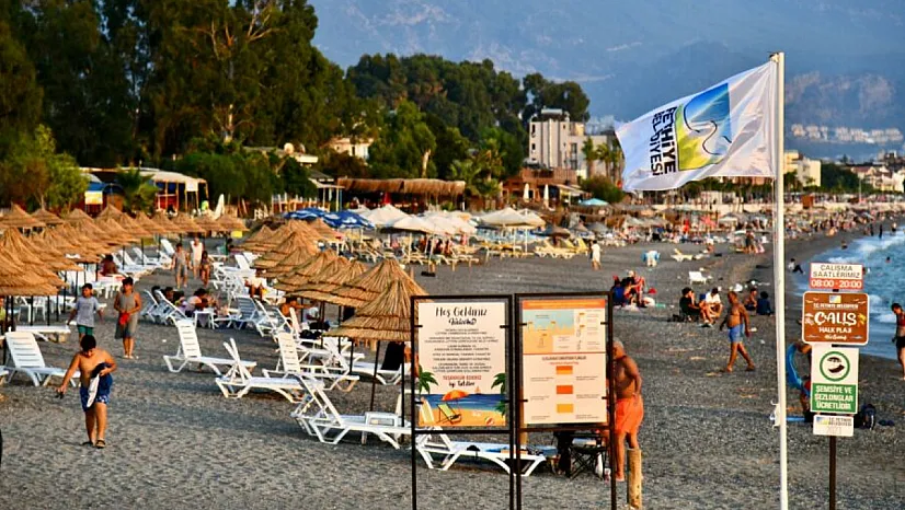 Çalış Halk Plajı'nda Pazar yoğunluğu