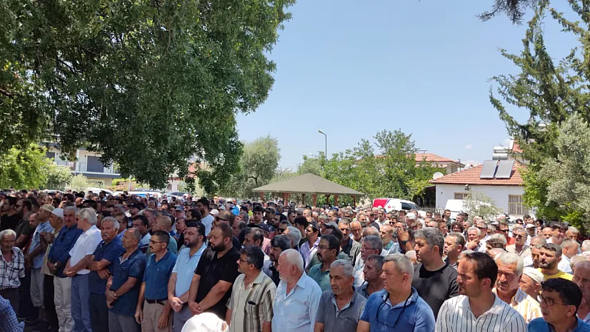 Cami Mahallesi Eski Muhtarı Son Yolculuğuna Uğurlandı