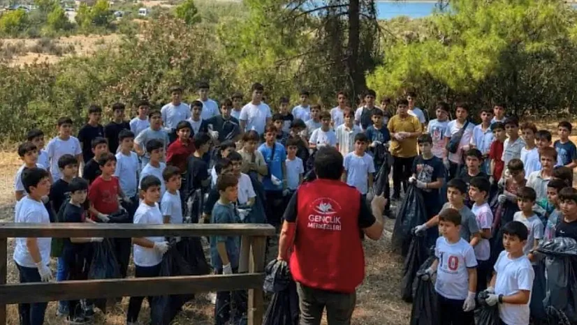 Doğayı koruyor, geleceğe umut oluyorlar gençler Dalyan'ı atıklardan temizledi