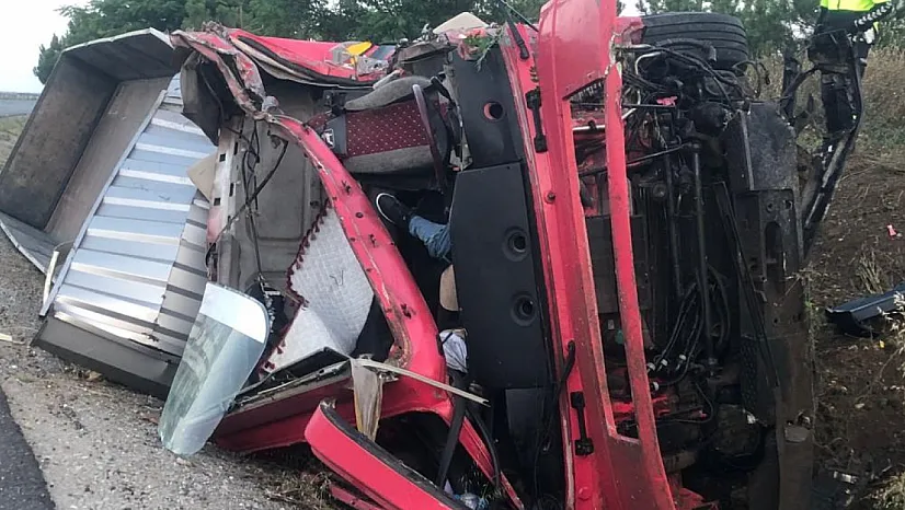 Feci Kaza 2 ölü, 6'sı ağır 20 yaralı