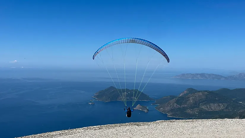 Fethiye Babadağ'da adrenalin ve manzara dört mevsim zirvede