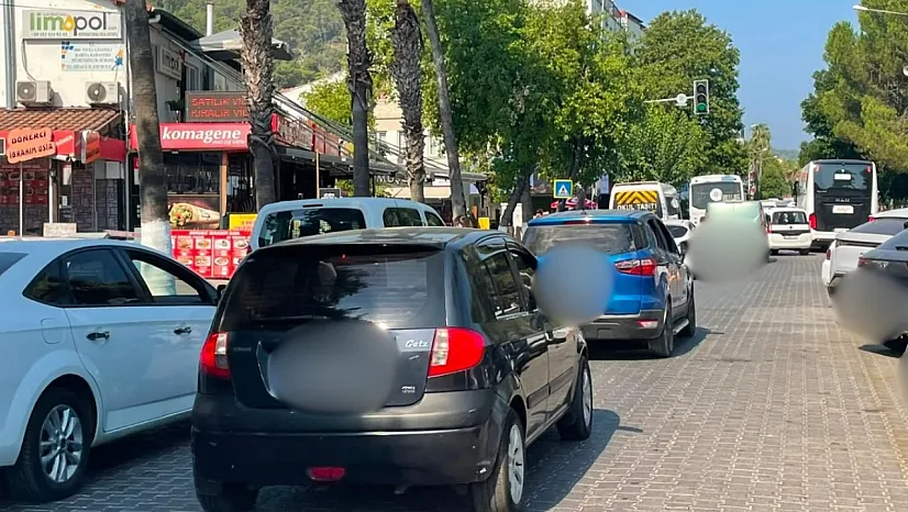 Fethiye'de yaz sezonu trafiği sabah ve akşam zirve yapıyor