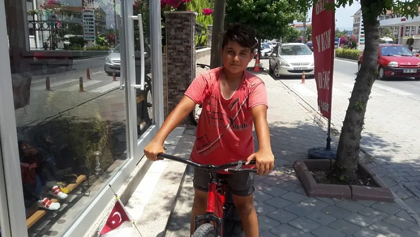 KÜÇÜK MUCİDİN ESERİ İLGİ ÇEKİYOR