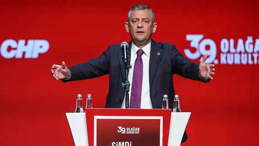 Özgür Özel'den Tarihi Açıklama: CHP Grup Kürsüsüne Veda Etti, Yeni Parti Kuracaklarını Duyurdu