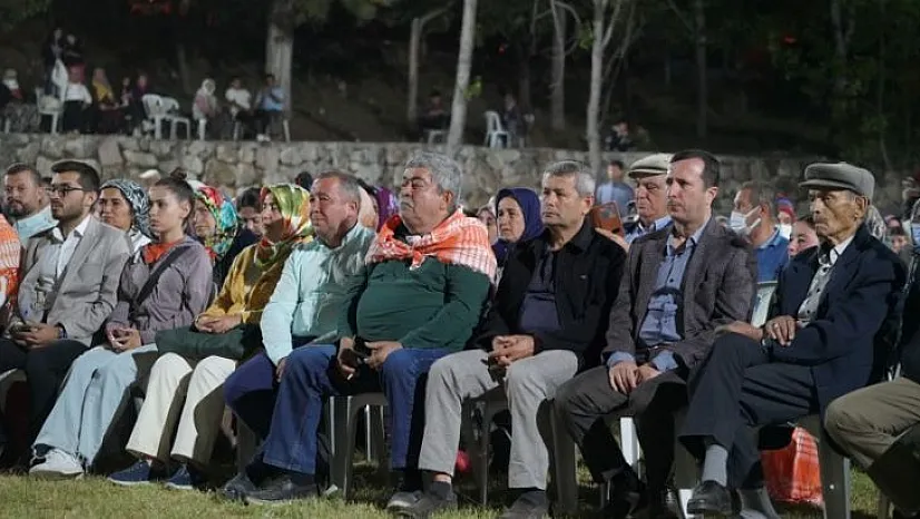 ÖZLEM ŞAHİN KONSERİNE YOĞUN KATILIM OLDU