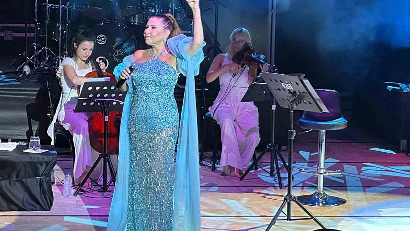 Pop müziğin güçlü sesi Nilüfer konserde kulakların pasını aldı