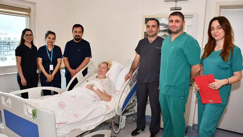 Rus uyruklu kadının yumurtalığındaki 50 santimlik dev kitle şaşkına çevirdi